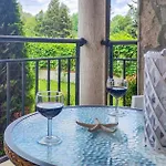 Chateau Del Mar Apartment