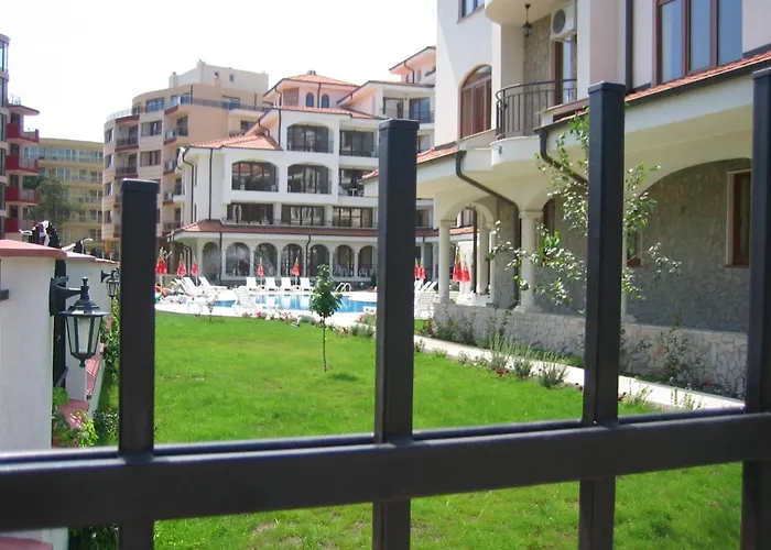 Chateau Del Mar *
