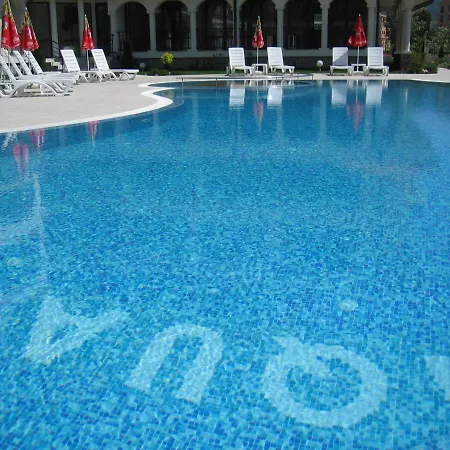 Chateau Del Mar Lägenhet