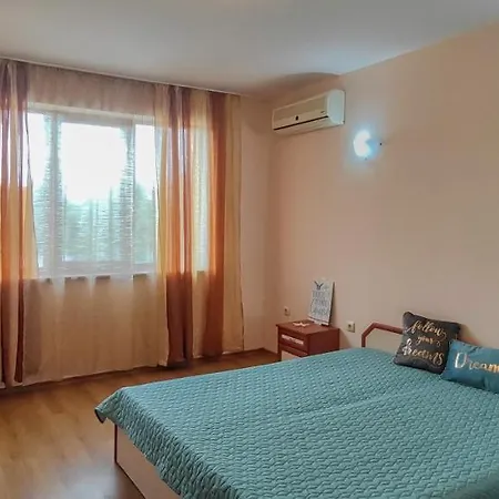 Chateau Del Mar Апартаменты