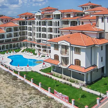Chateau Del Mar 公寓