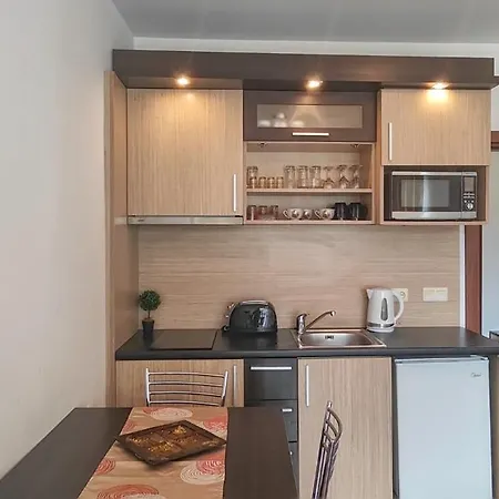 Chateau Del Mar דירה