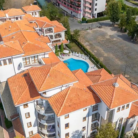 Апартамент Chateau Del Mar