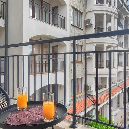 Chateau Del Mar Апартамент *