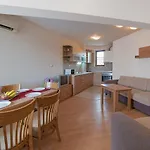 Chateau Del Mar Apartment Slantschew brjag