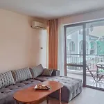 Apartment Chateau Del Mar